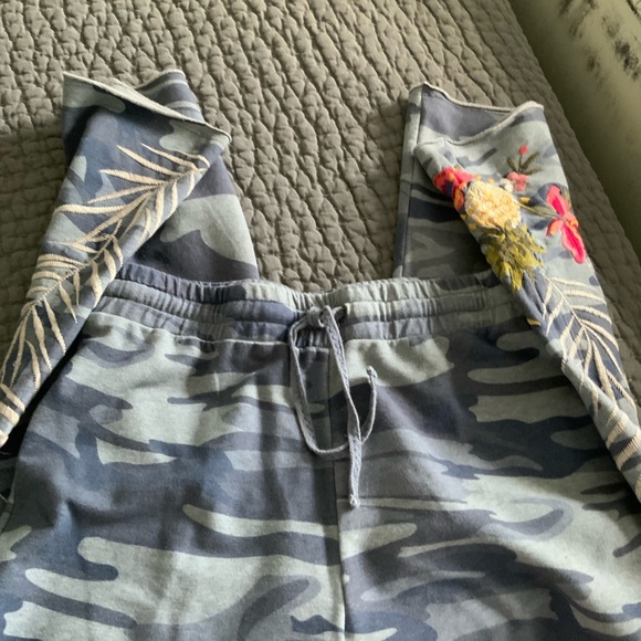 NWOT, Johnny Was embroidered floral capri pants in camo style pattern.  Medium - Picture 3 of 5